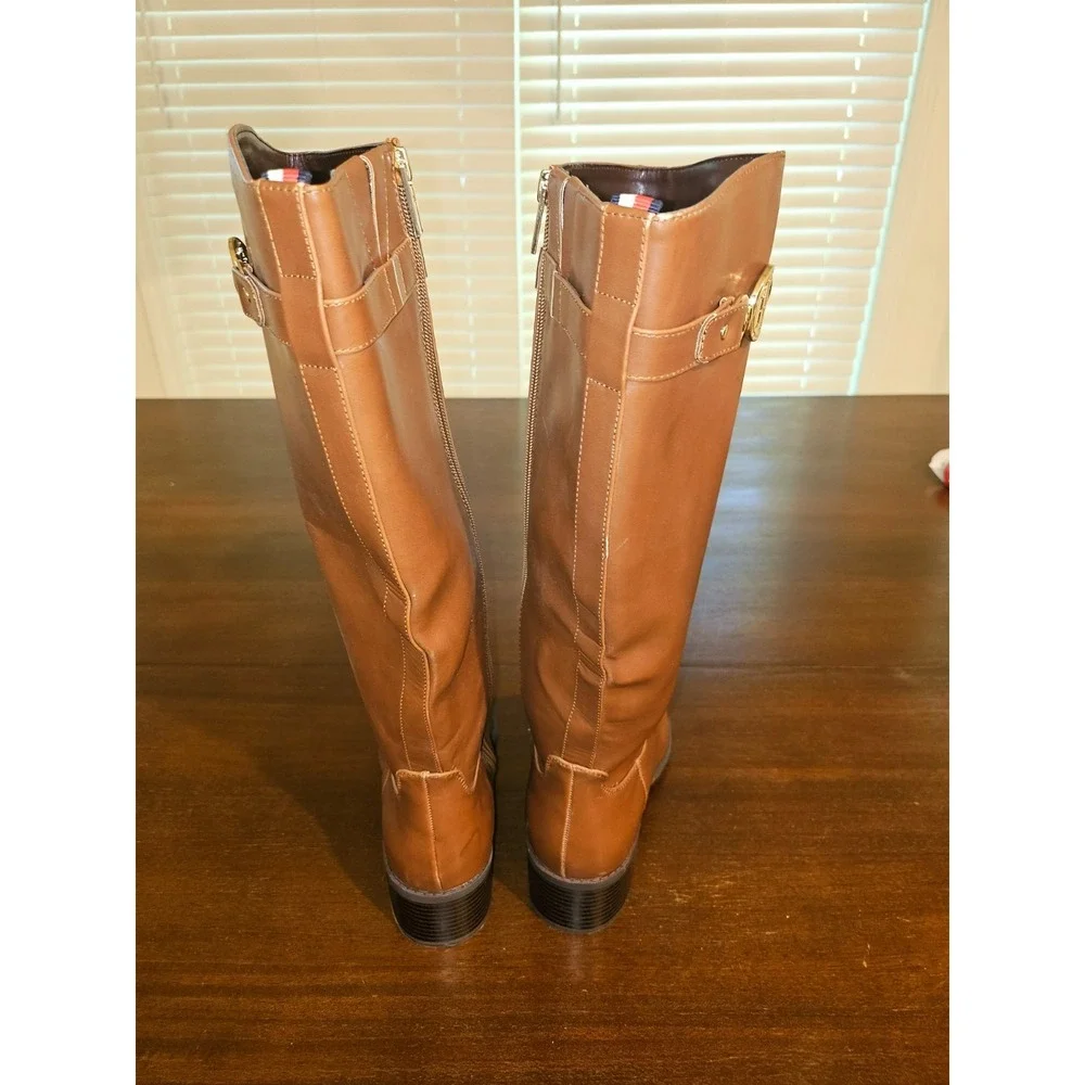 Tommy Hilfiger Dezy Brown Synthetic KneeHigh Riding Boots Women's Size 8 1/2 NEW